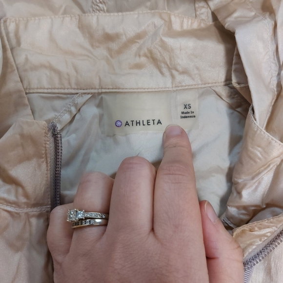 Athleta lightweight nylon pink vest - Picture 5 of 8